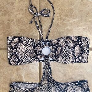 NWOT SHEIN SNAKESKIN SHEER JUMPSUIT/ROMPER SMAILL